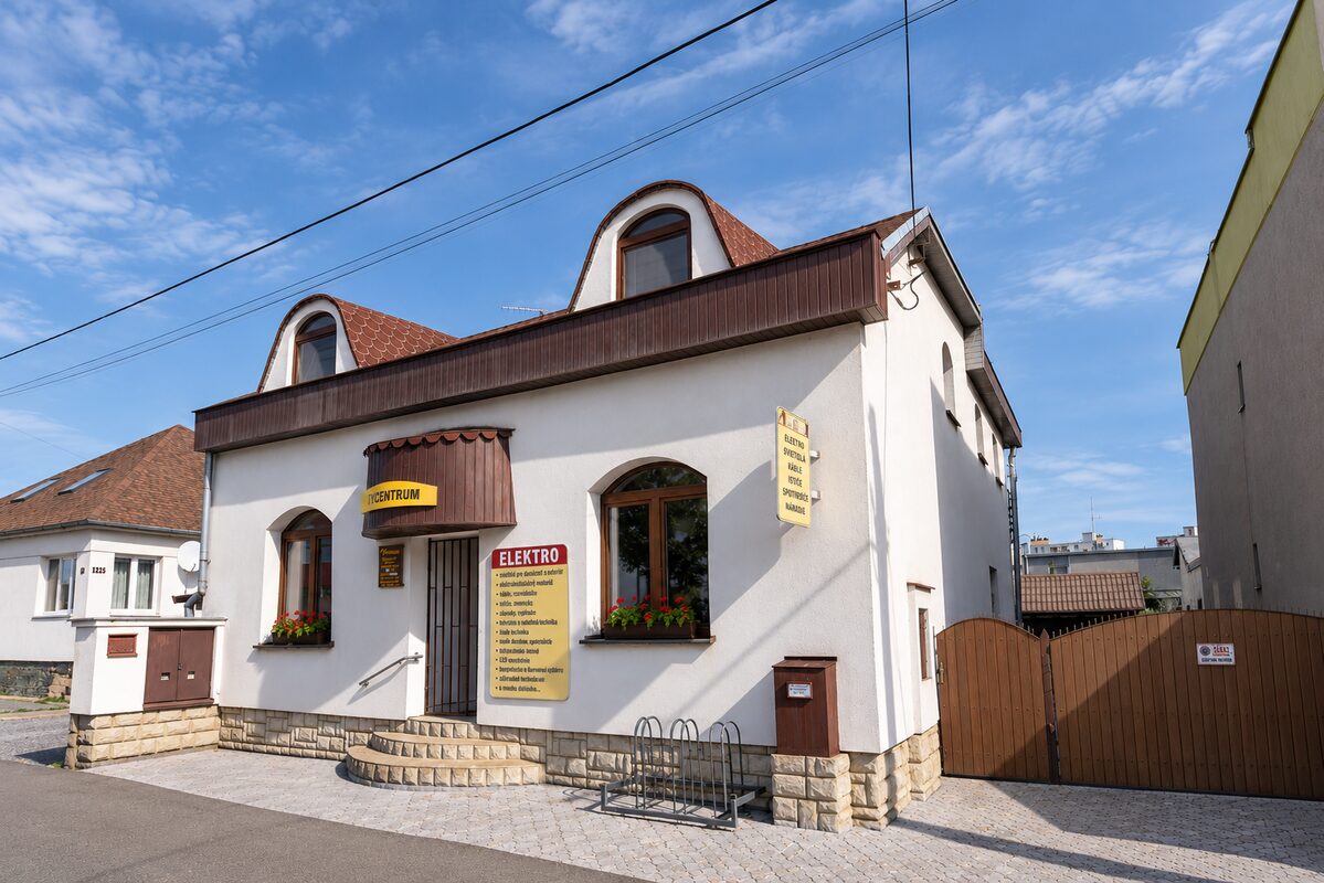 Priestranný 2-podlažný dom na podnikanie aj bývanie | Ul. Fraňa Kráľa, Michalovce